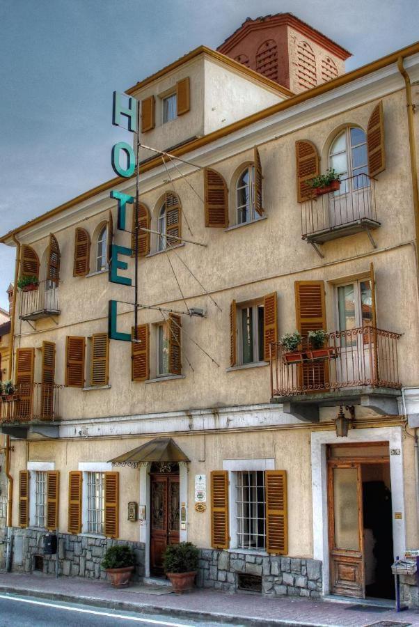 Hotel Pino Torinese ภายนอก รูปภาพ