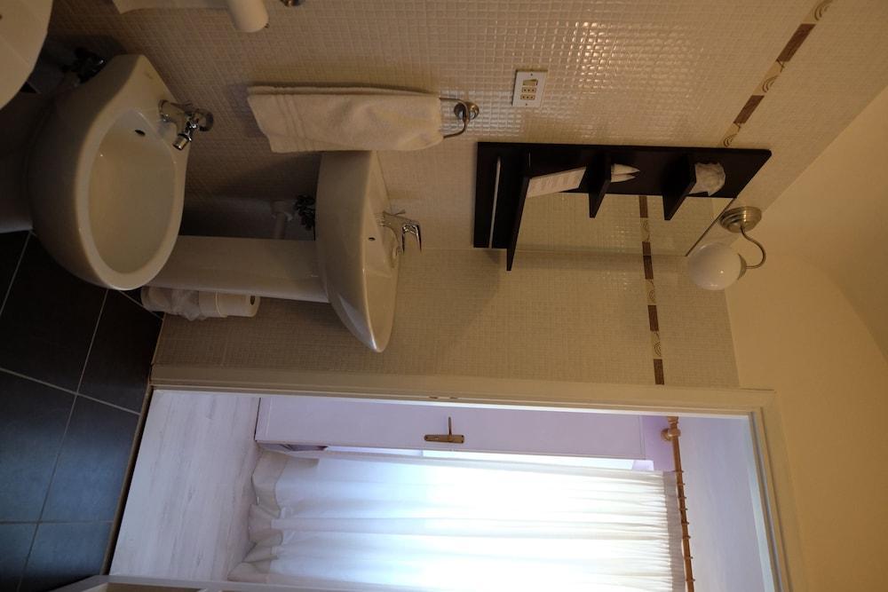 Hotel Pino Torinese ภายนอก รูปภาพ